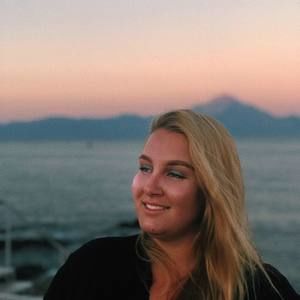 Meet your Posher, Arianna